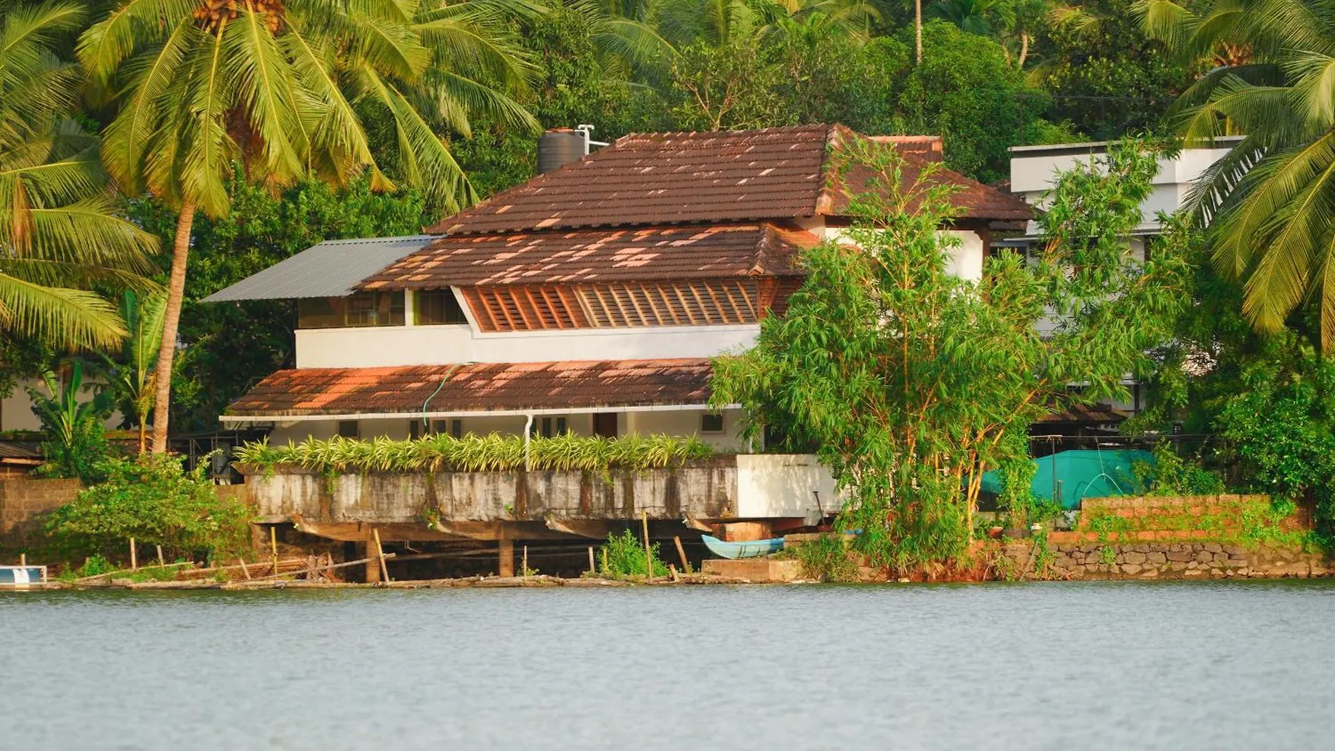 Jaladhija - Lakeview Homestay Kozhikode India